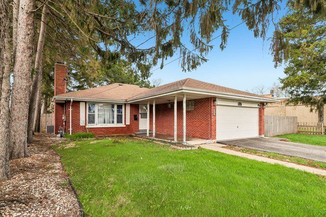 905 S Martin Luther King Jr Avenue — Waukegan, IL 60085