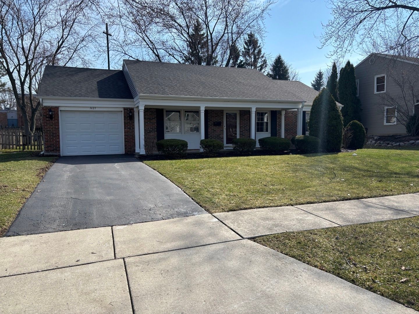 1621 Portsmouth Lane — Schaumburg, IL 60194