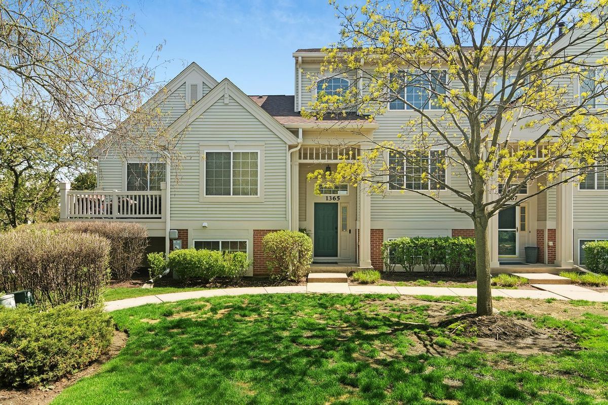 1365 New Haven Drive, Cary, IL 60013