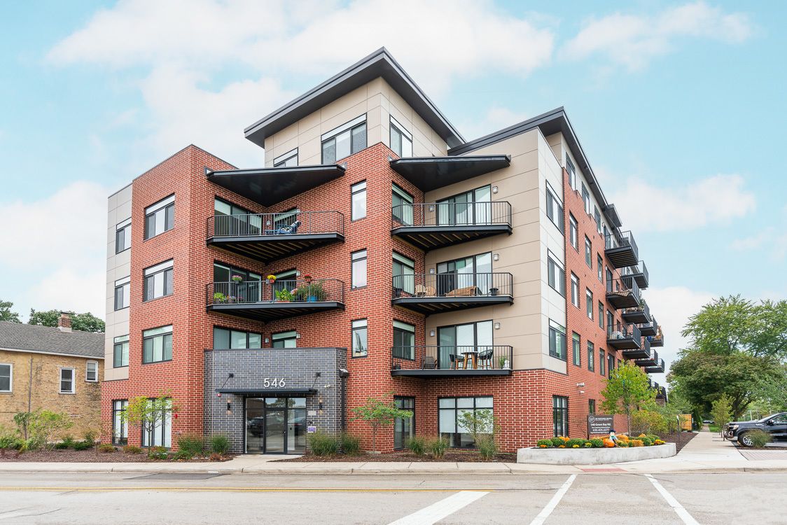 440 Green Bay Road, Highwood, IL 60040