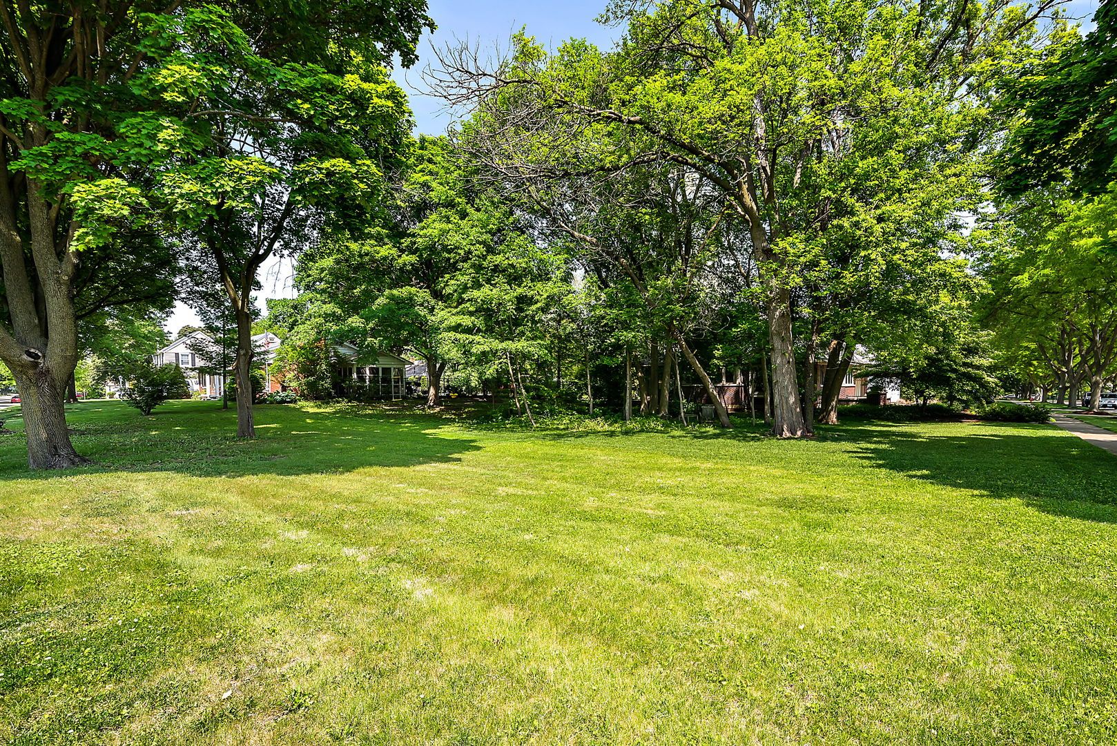 82 Gray Street — St. Charles, IL 60174