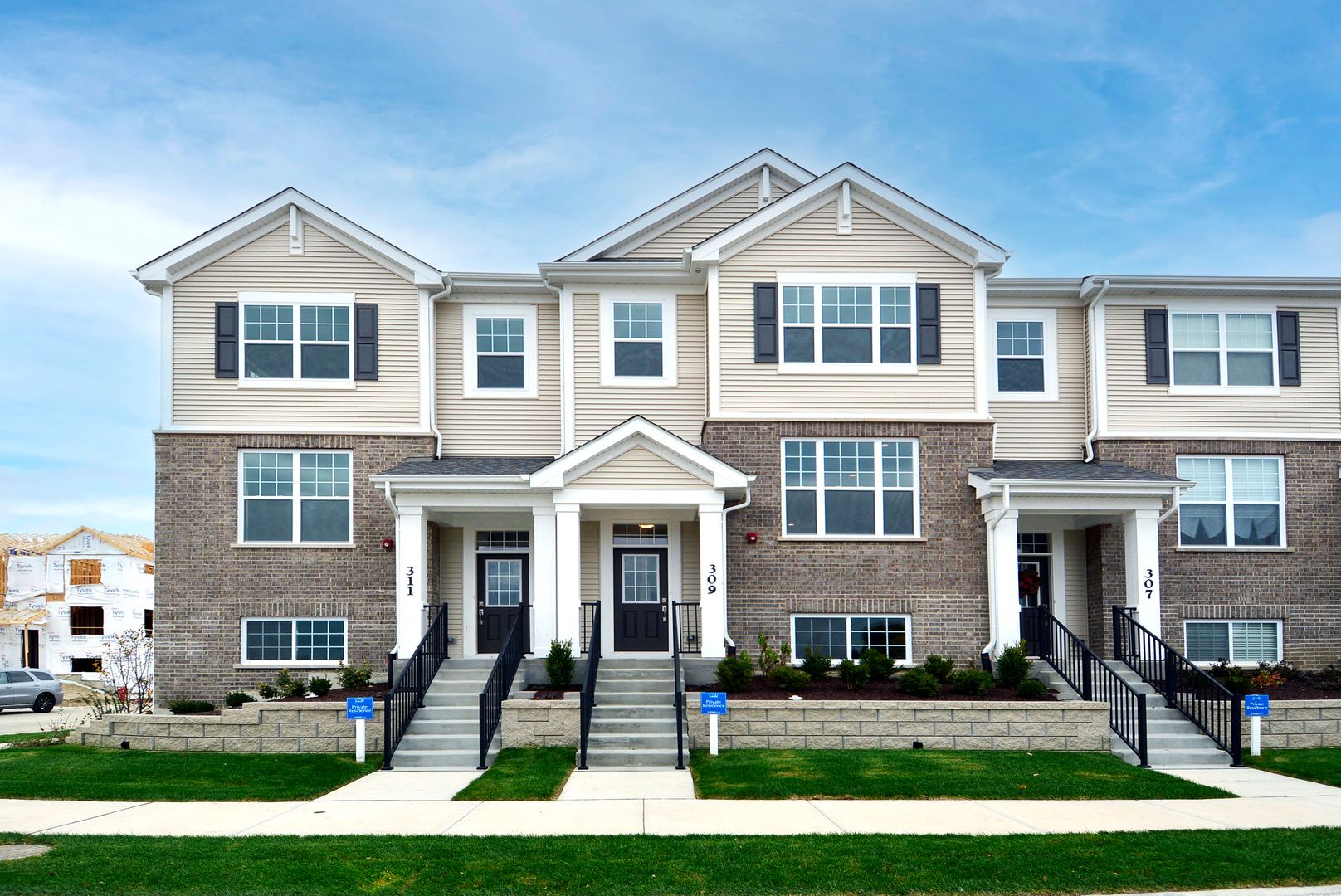 309 Timberleaf Circle — Roselle, IL 60172