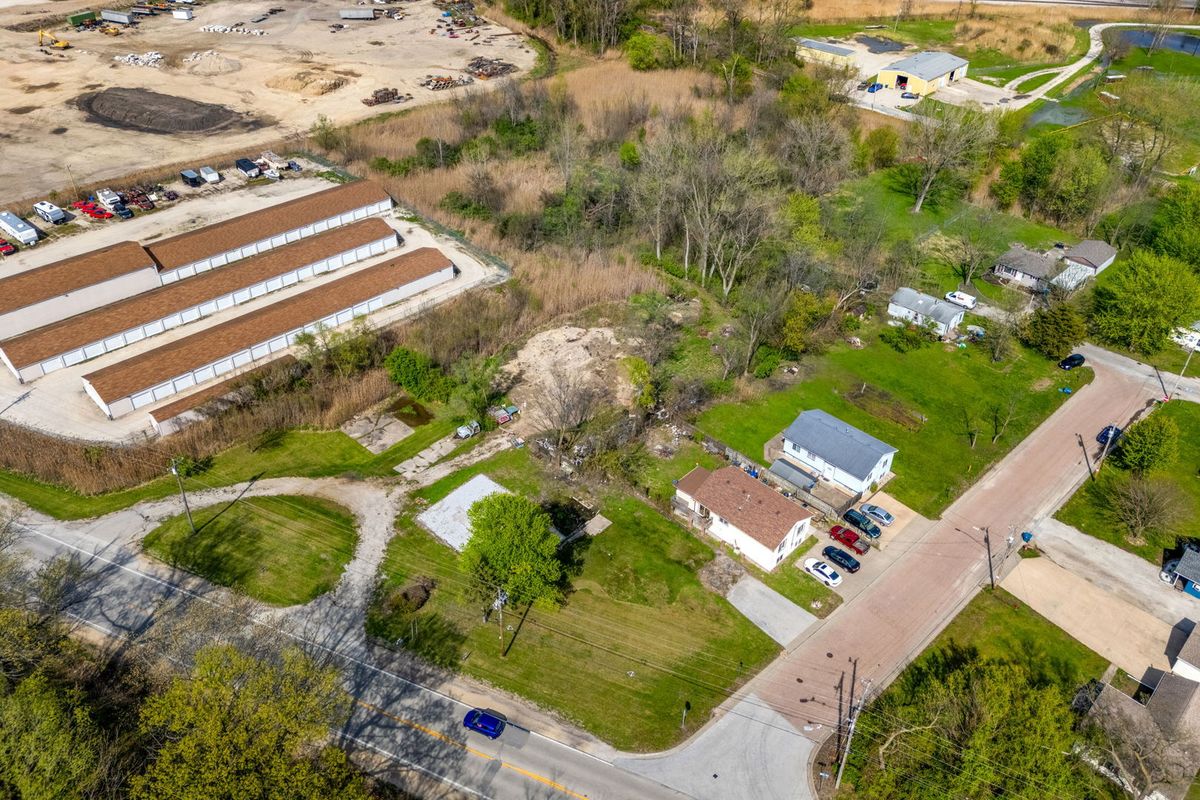 201 N 2nd Avenue, Carbon Cliff, IL 61239