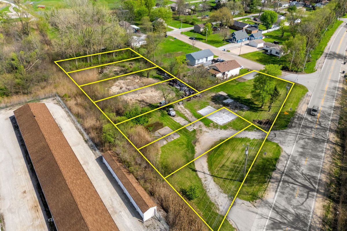 201 2nd Avenue, Carbon Cliff, IL 61239