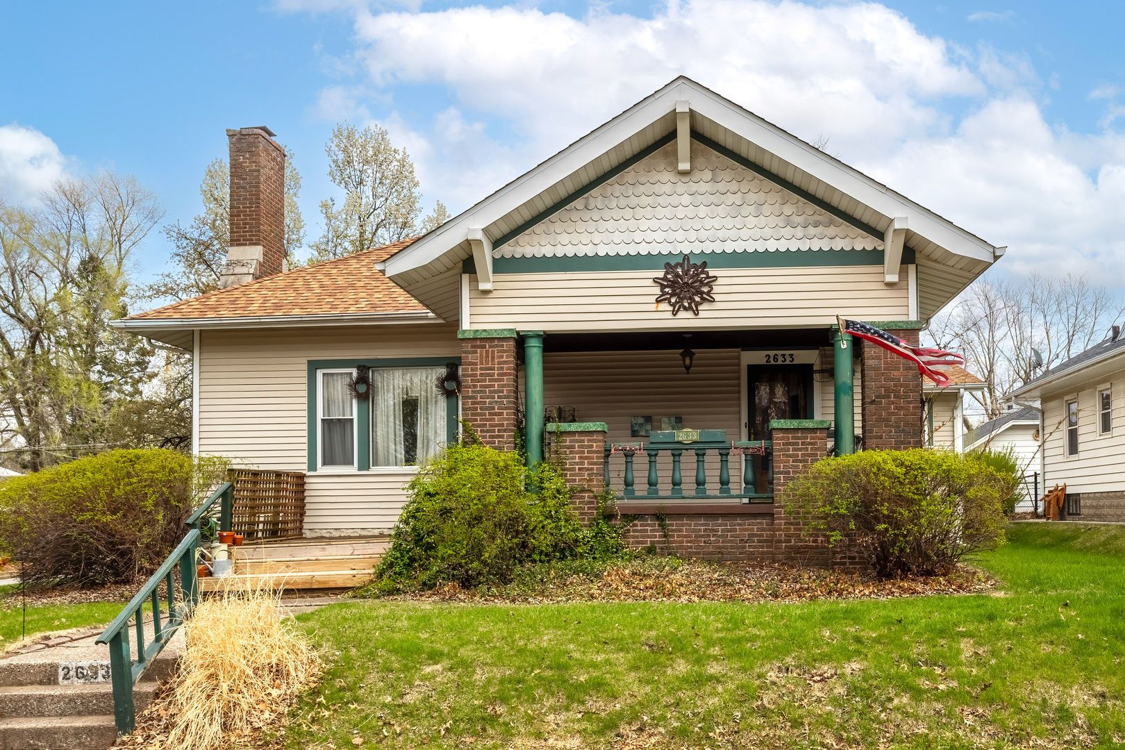 2633 Grand Avenue — Davenport, IA 52803