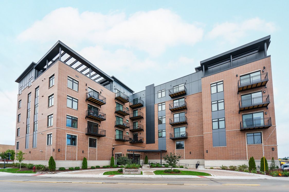 546 Green Bay Road #408 — Highwood, IL 60040