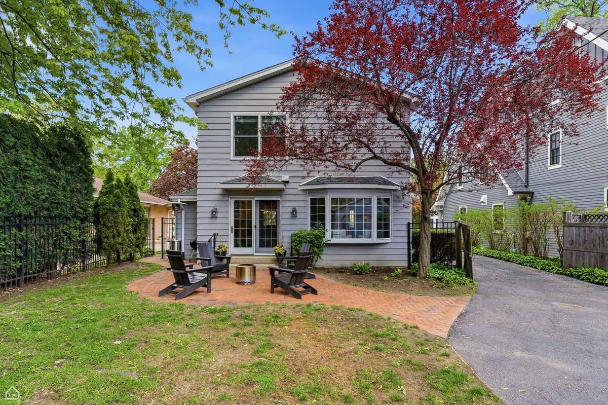 2015 Hollywood Court, Wilmette, IL 60091
