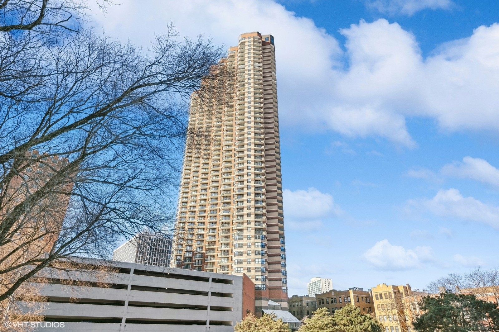 3660 N Lake Shore Drive #2507 — Chicago, IL 60613