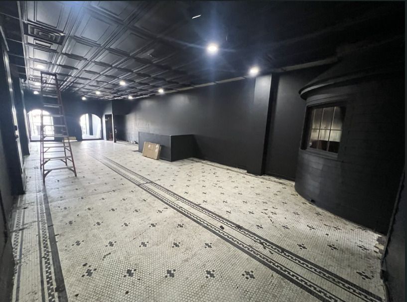 26 Downer Place, Aurora, IL 60505