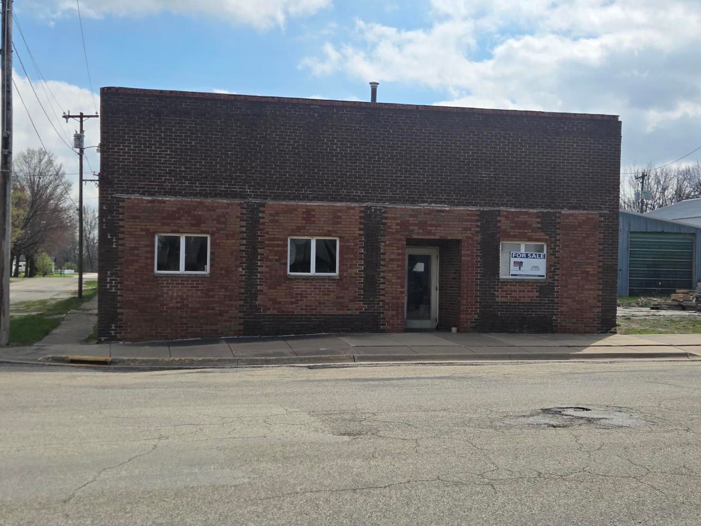 300 3rd Street — Sherrard, IL 61281