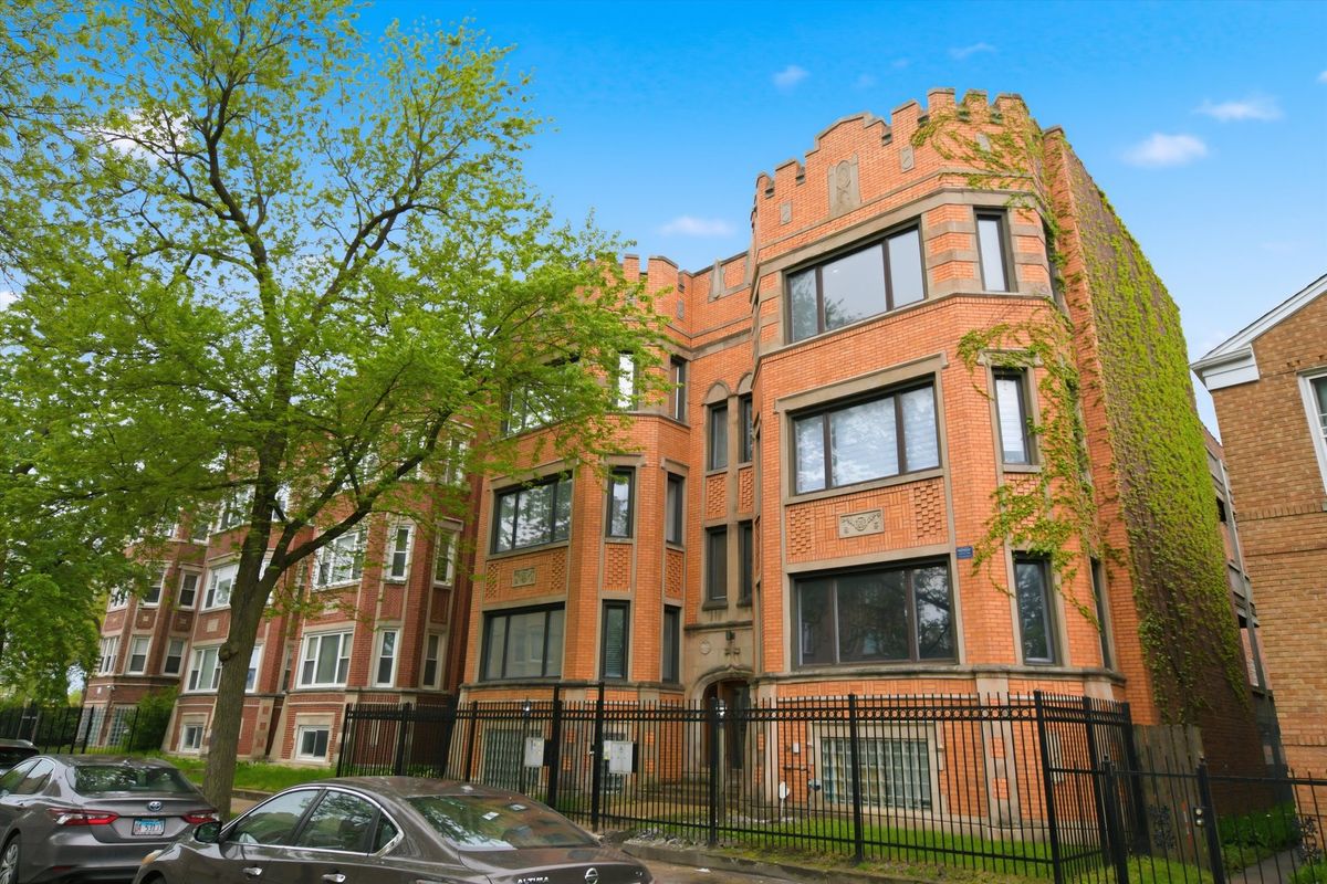 7308 Ridgeland Street, Chicago, IL 60649