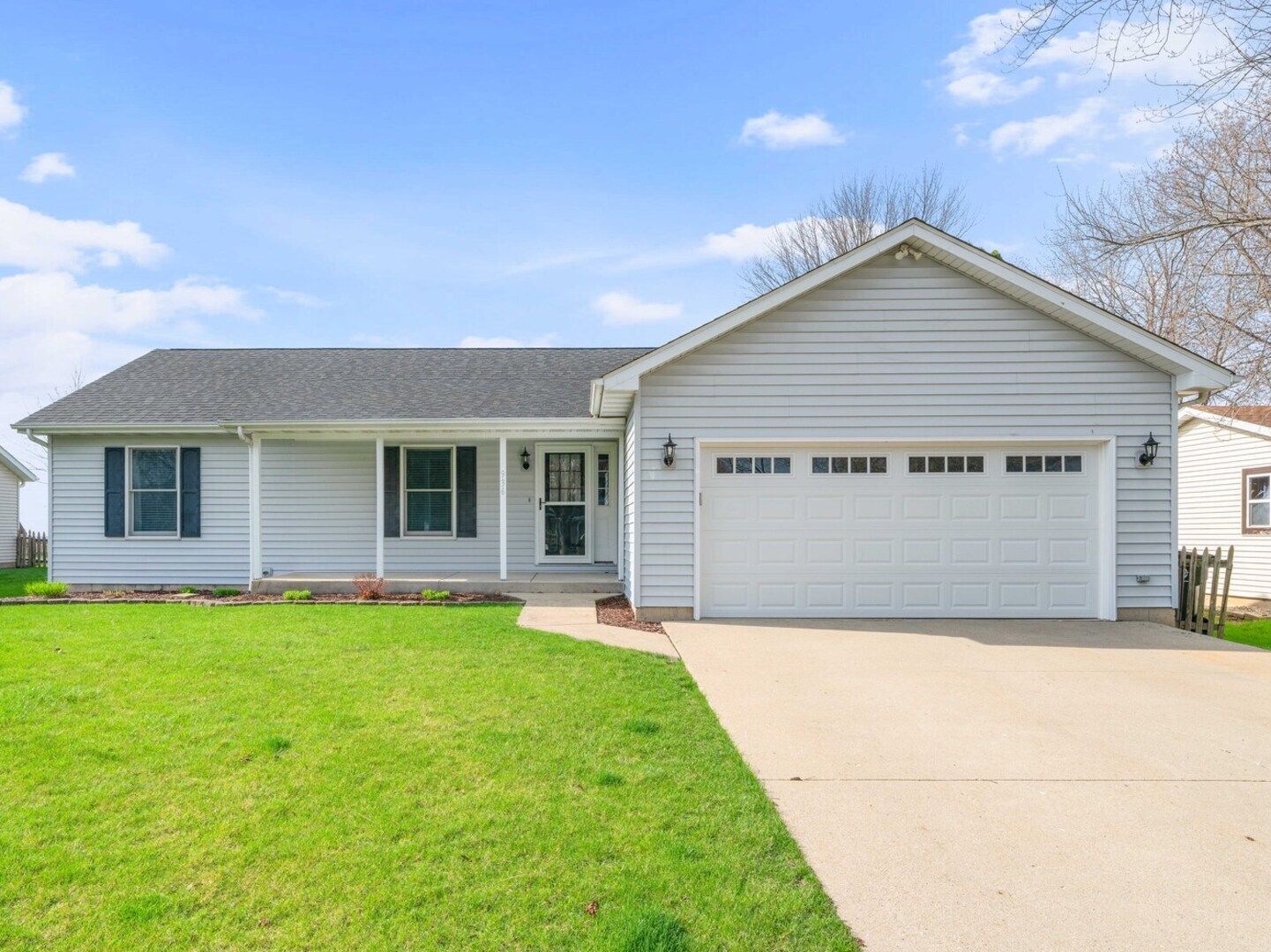 936 Suzy Street — Lake Holiday, IL 60548