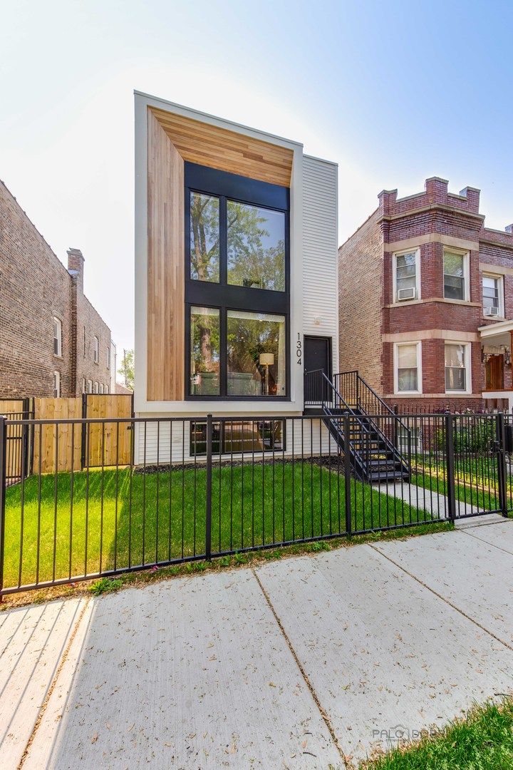 1304 Lawndale Avenue, Chicago, IL 60651