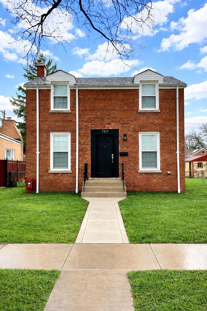 7317 S Mozart Street — Chicago, IL 60629