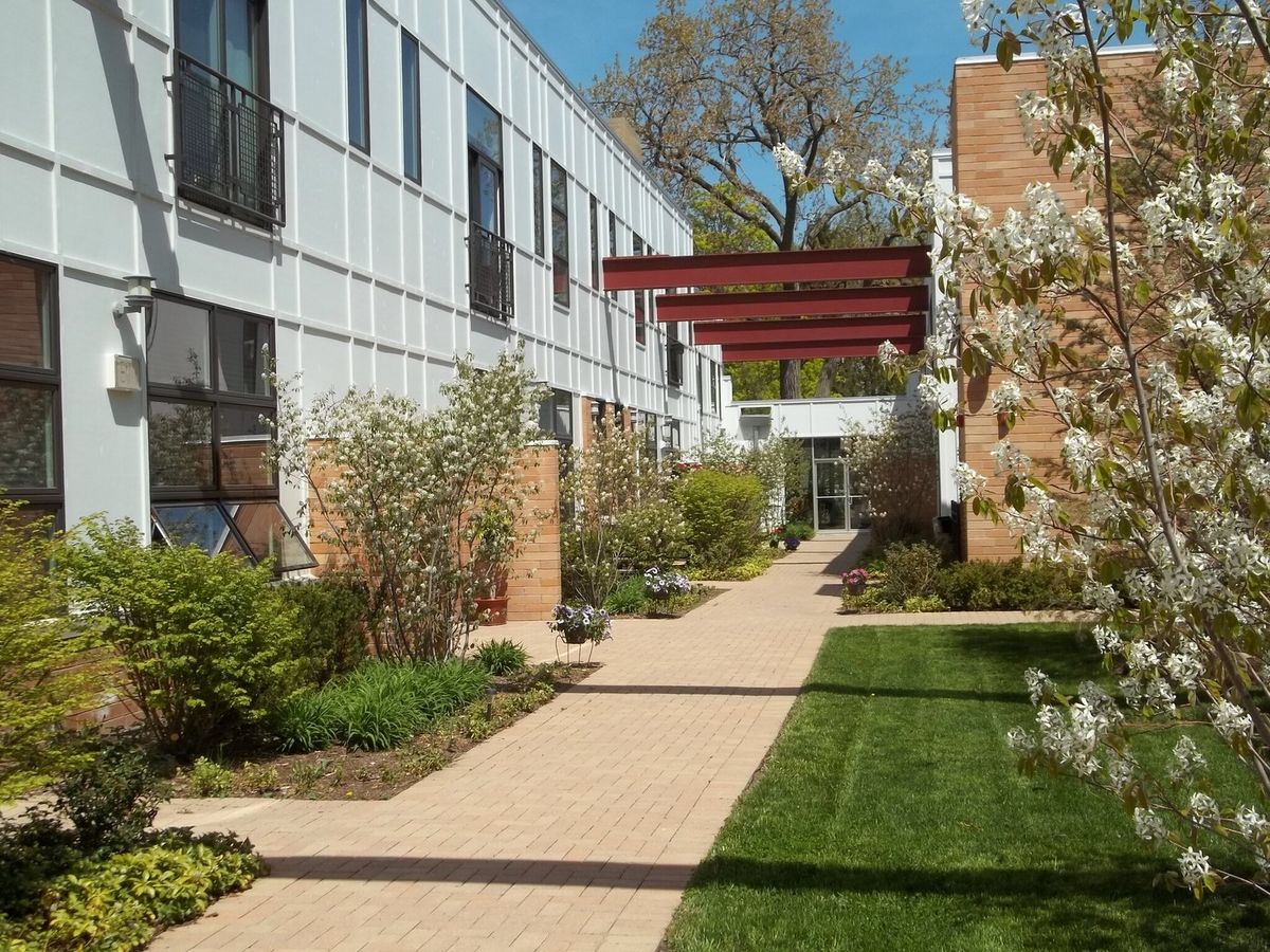 2100 GREENWOOD Street, Evanston, IL 60201