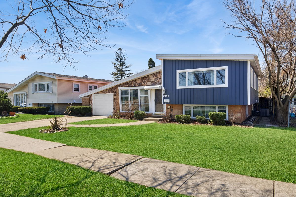 2664 Craig Drive, Des Plaines, IL 60018