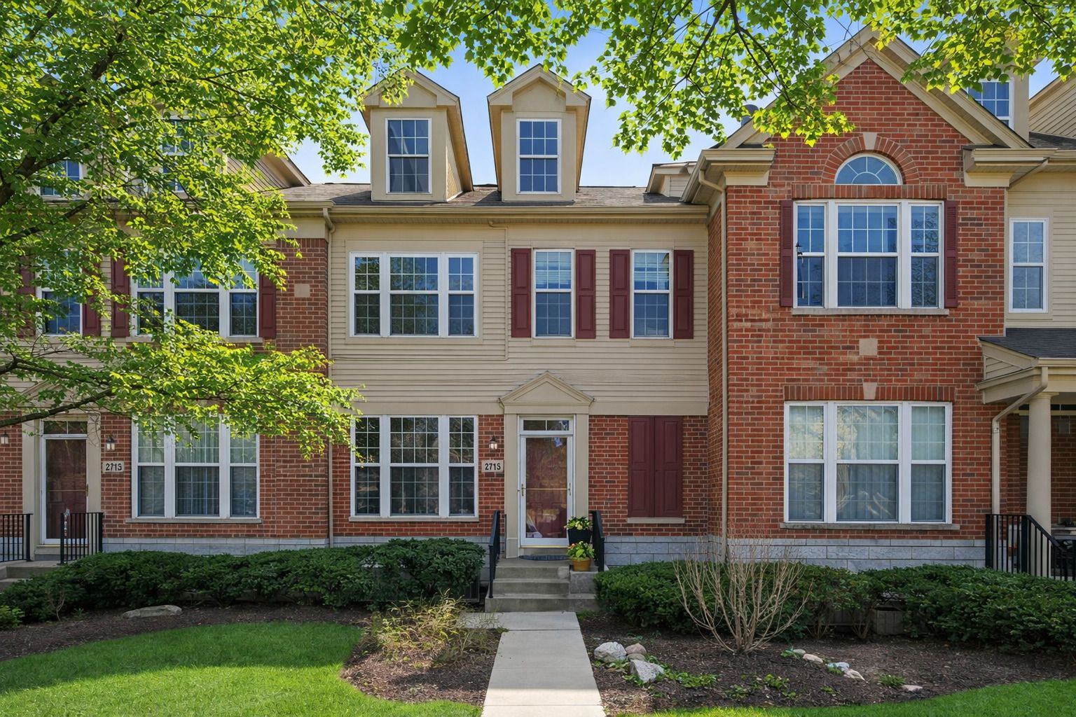 2715 Langley Circle — Glenview, IL 60026