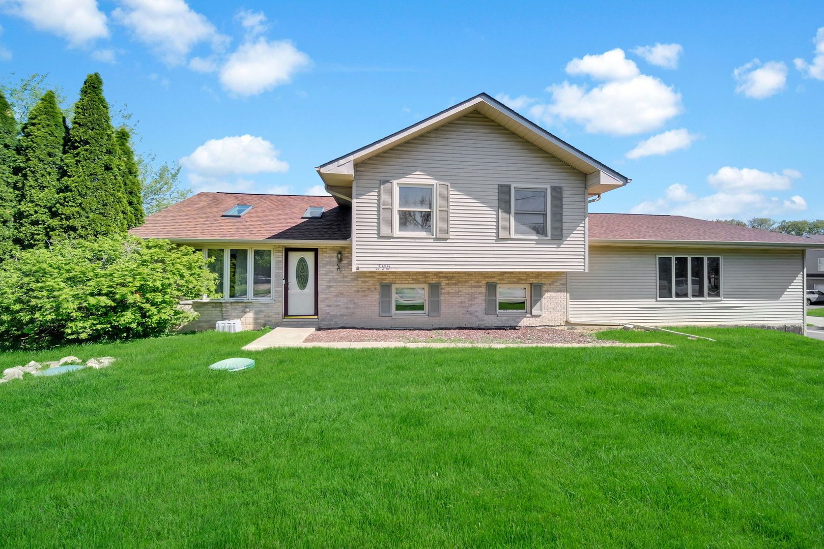 396 Ridgeland Avenue — West Chicago, IL 60185