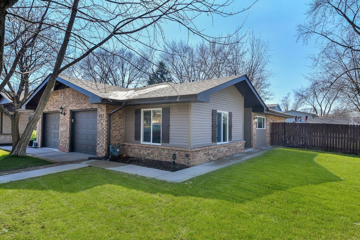 327 Jackson Street, Batavia, IL 60510