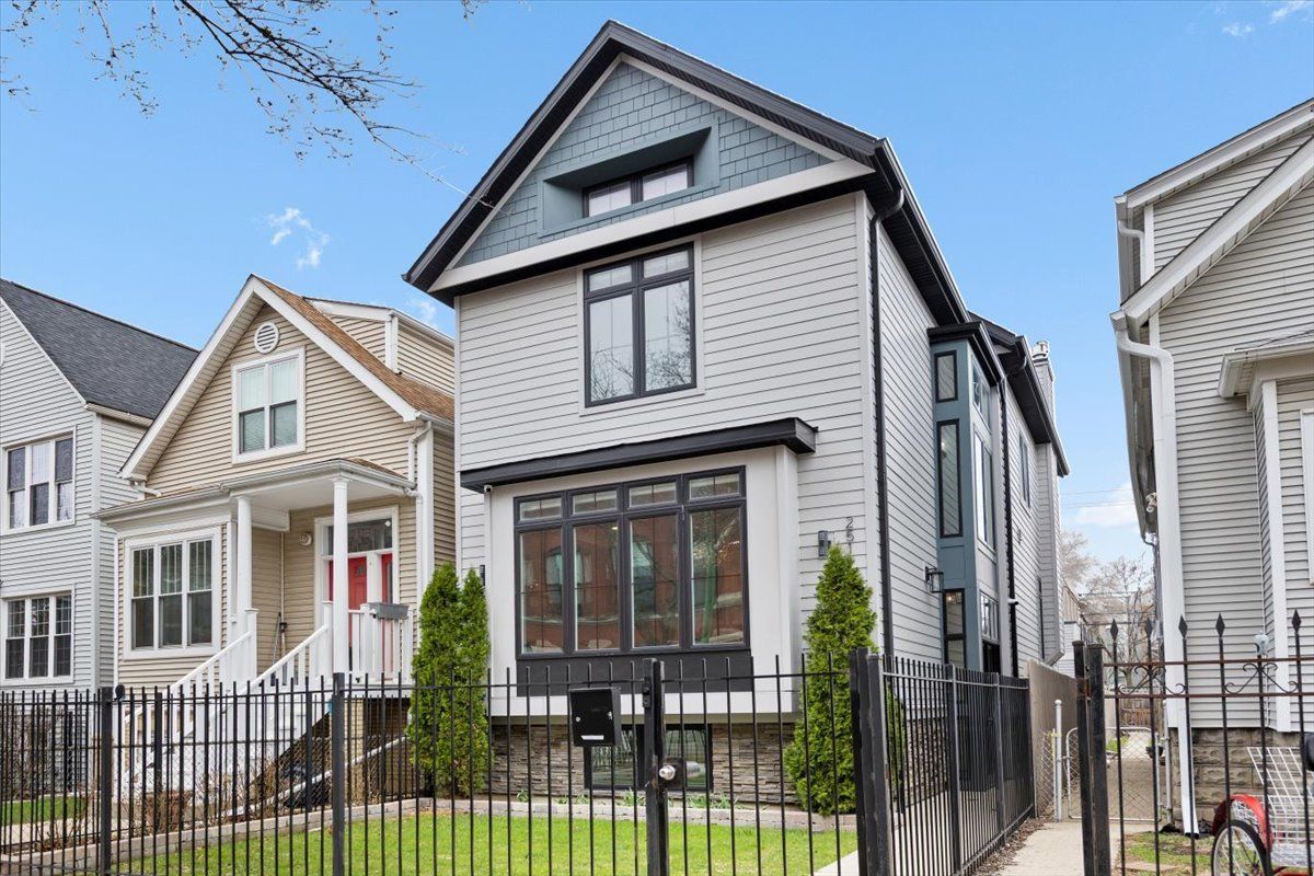 2514 W Moffat Street — Chicago, IL 60647
