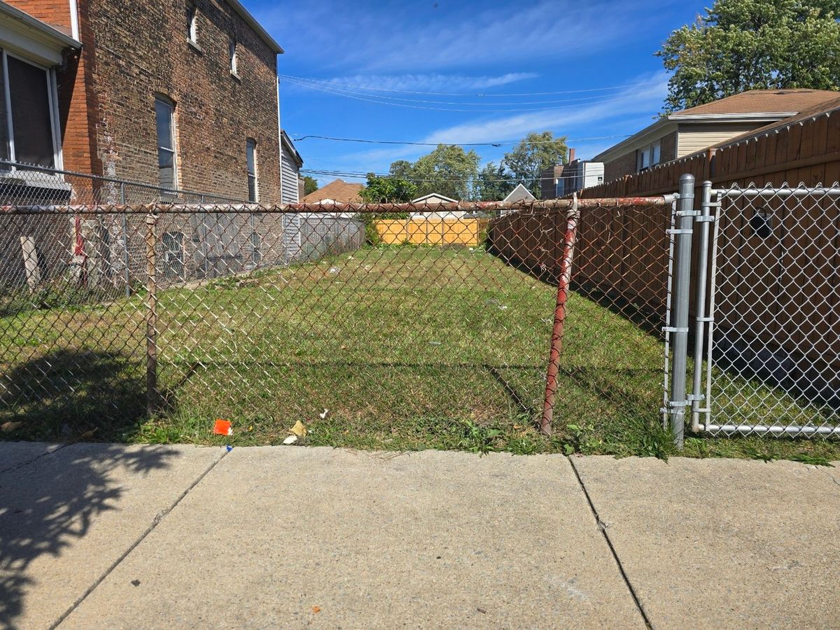 906 87th Street, Chicago, IL 60620