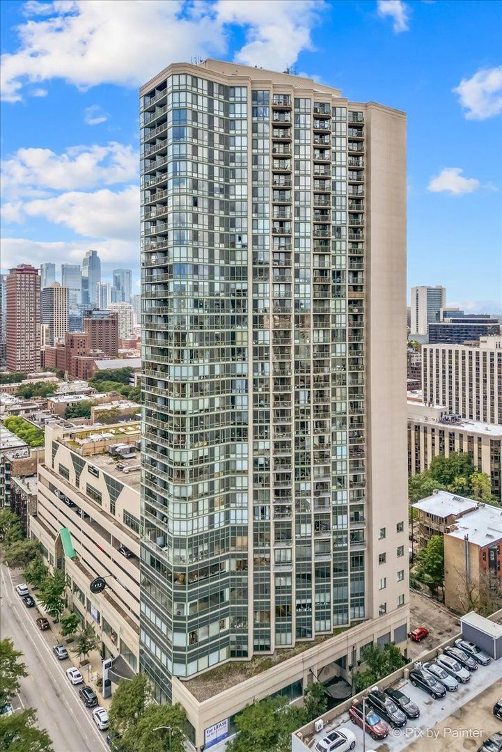 111 W Maple Street #3401 — Chicago, IL 60610