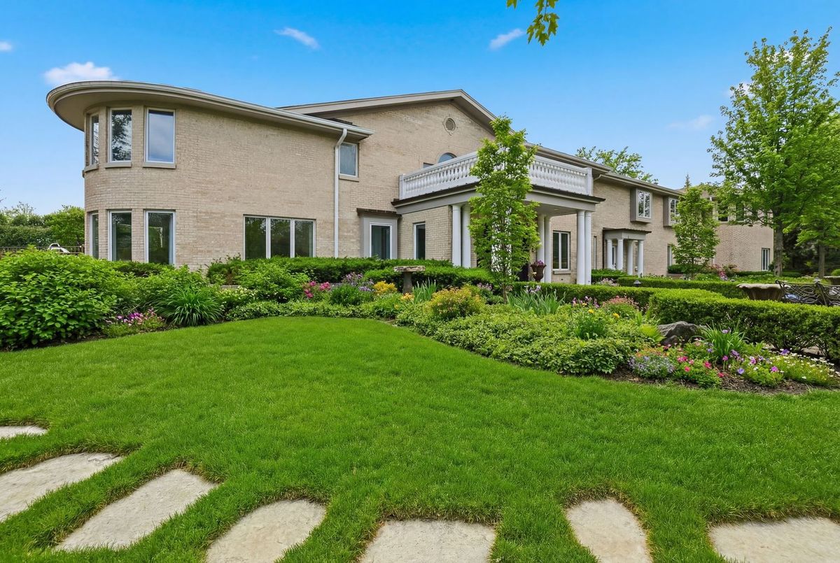 1877 Banbury Road, Inverness, IL 60067