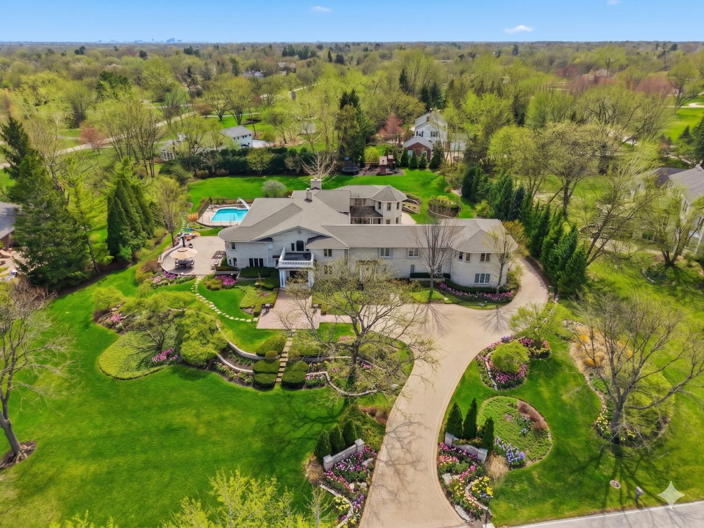 1877 Banbury Road — Inverness, IL 60067