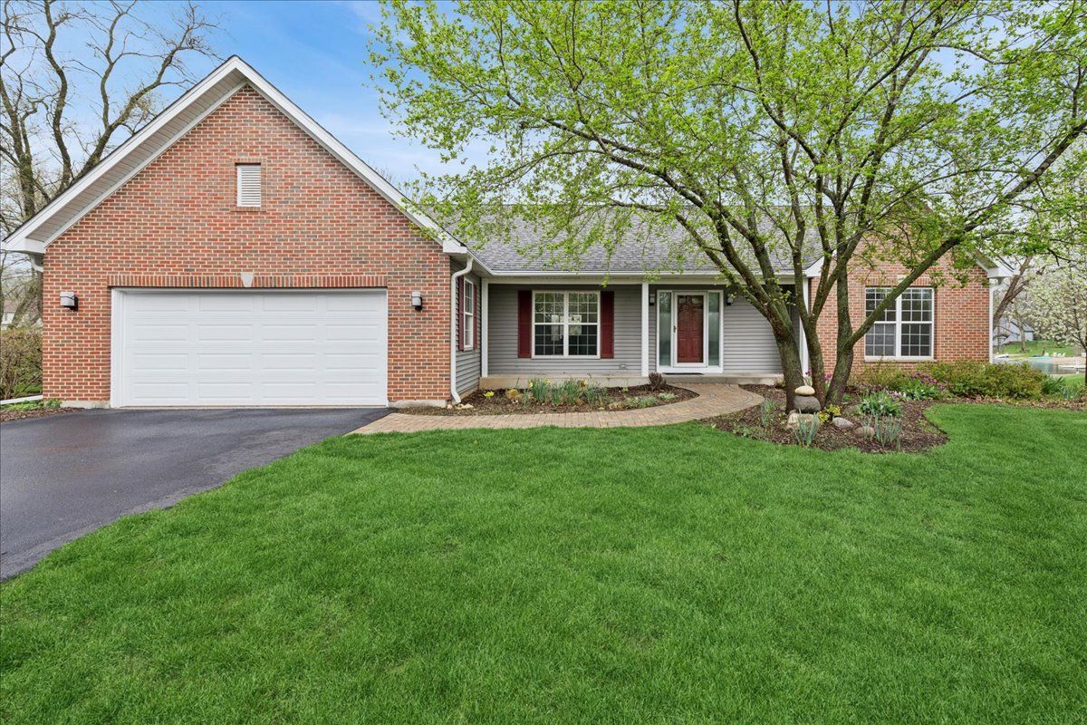 103 Tulip Circle — Island Lake, IL 60042