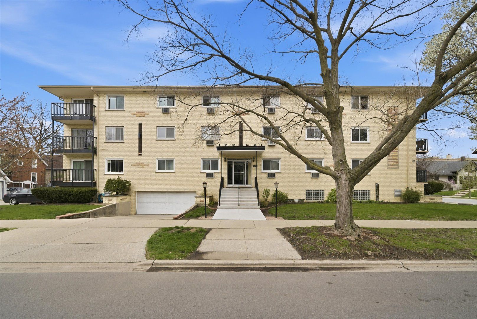 403 N Marion Street #3D — Oak Park, IL 60302