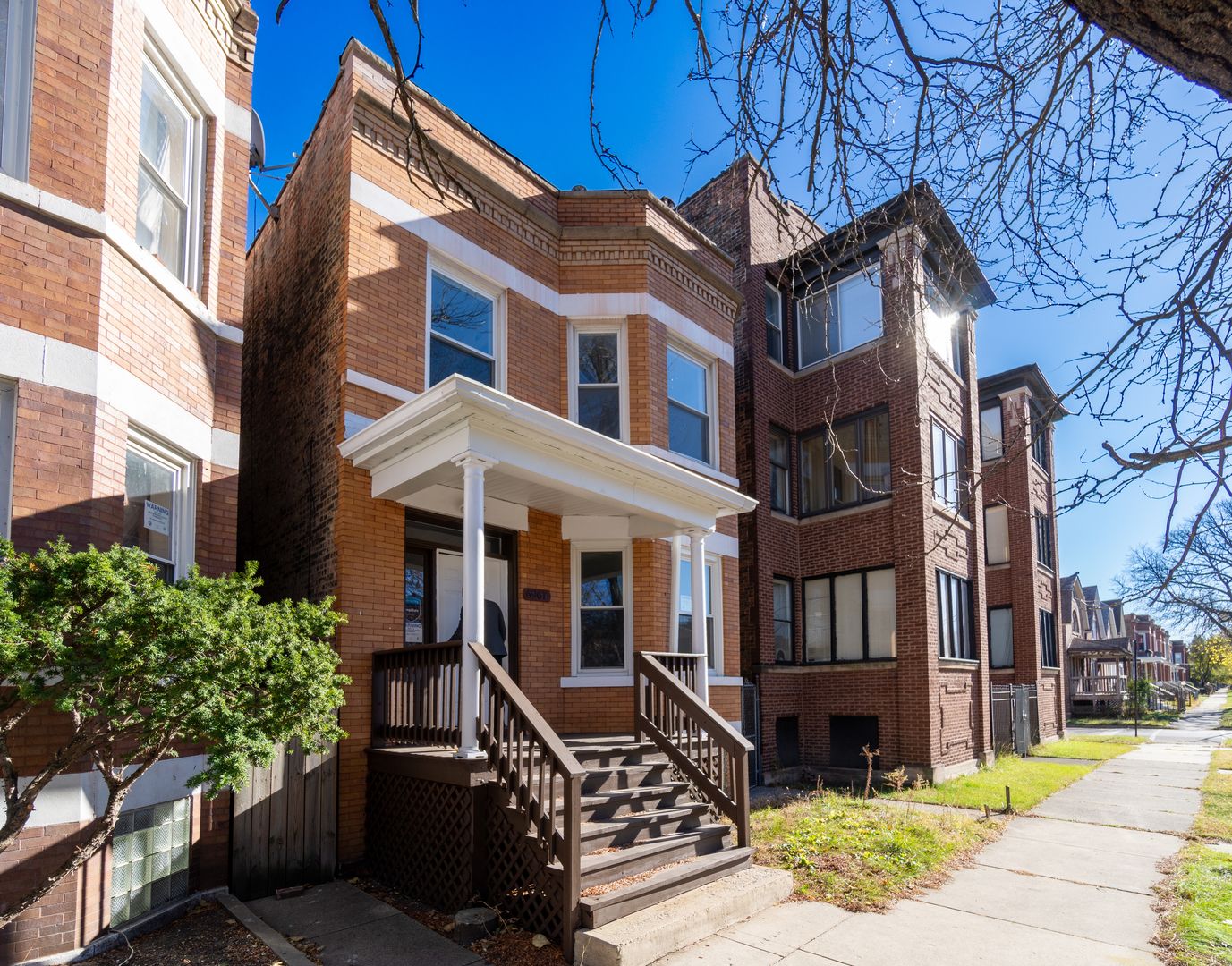 6961 S Eberhart Avenue — Chicago, IL 60637
