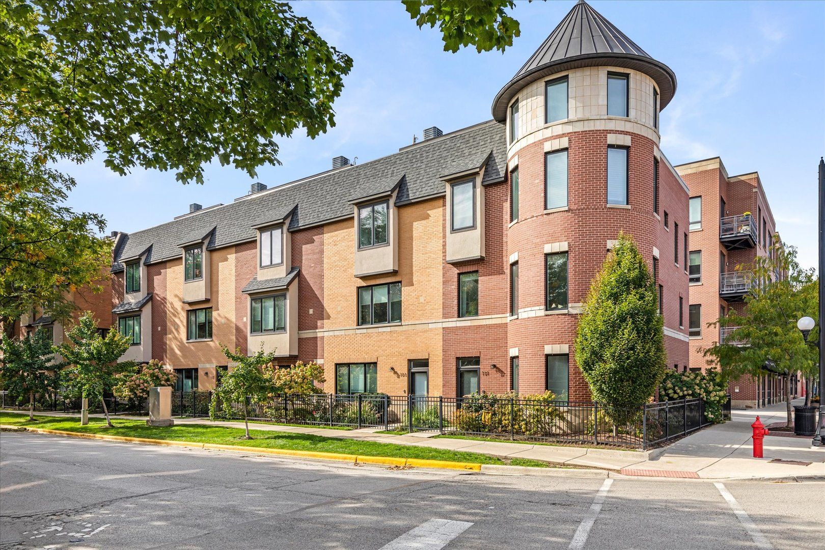 103 Home Avenue — Oak Park, IL 60302