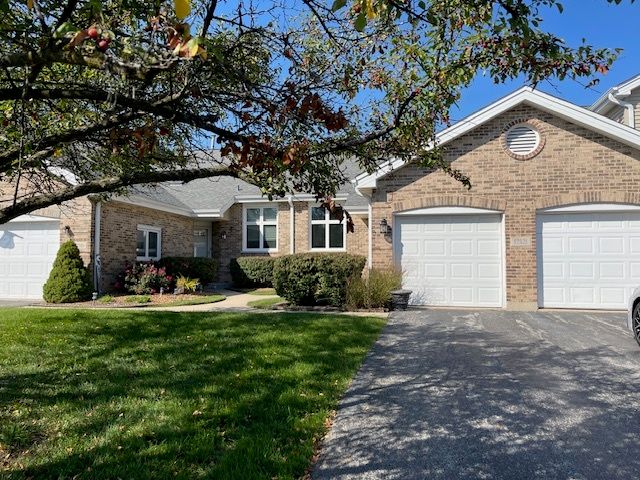 17321 Lakebrook Drive — Orland Park, IL 60467
