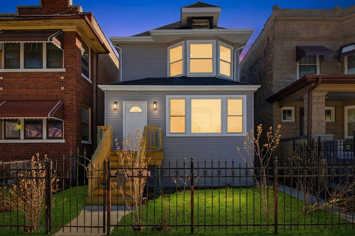 821 Lockwood Avenue, Chicago, IL 60651