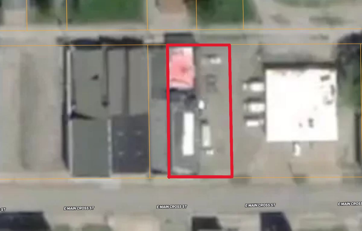 229 E Main Cross Street, Taylorville, IL 62568
