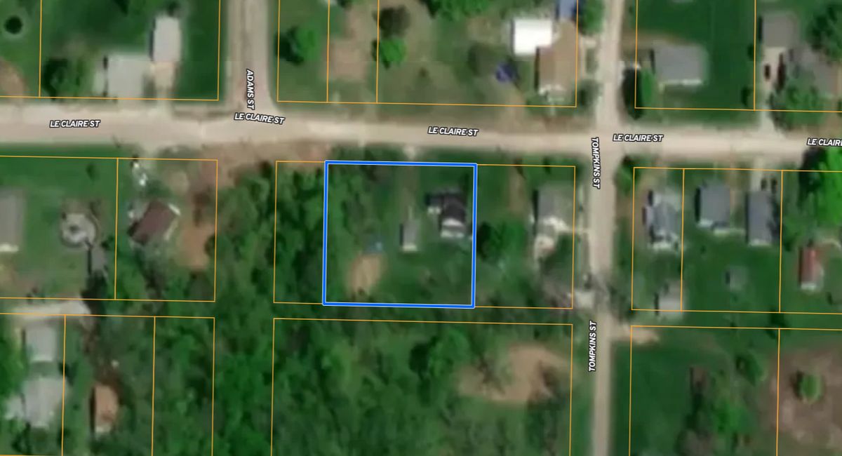 320 LECLAIRE Street, Warsaw, IL 62379
