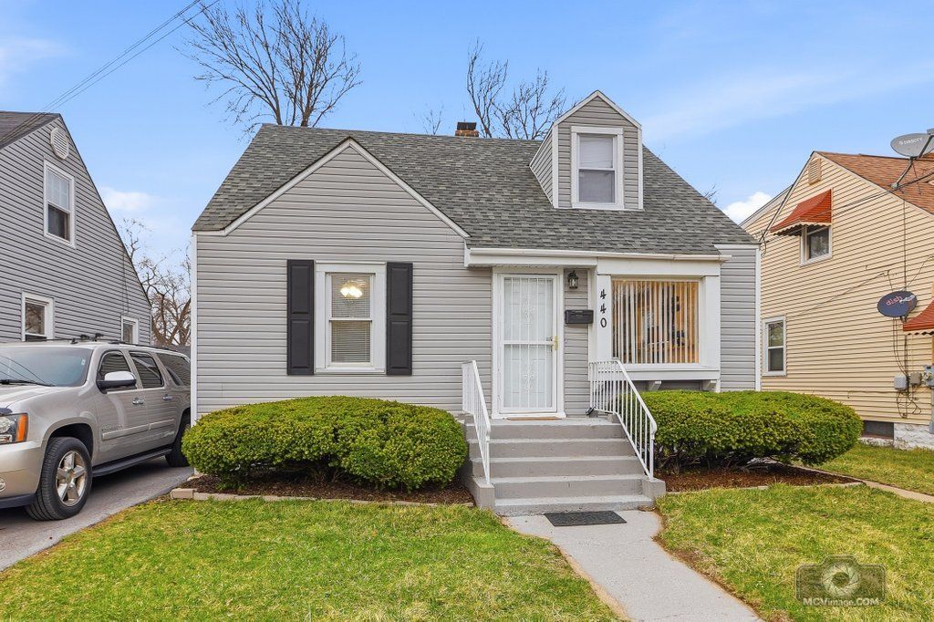 440 Engle Street — Dolton, IL 60419