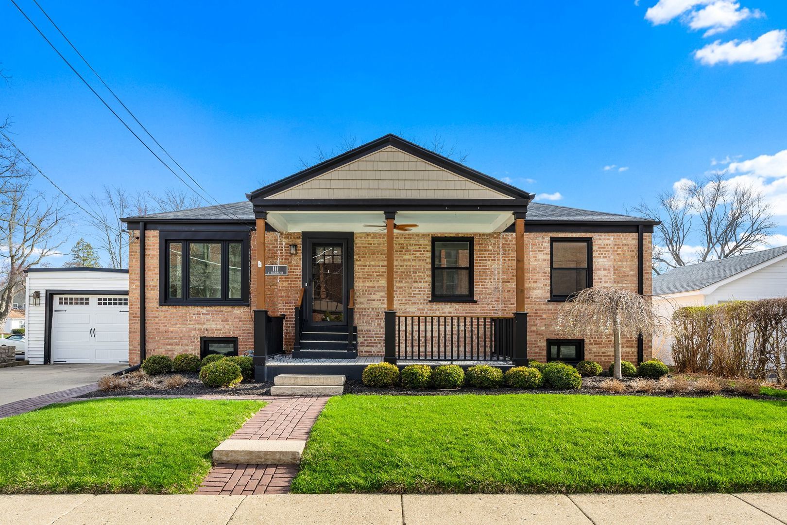 111 W WASHINGTON Street — Palatine, IL 60067