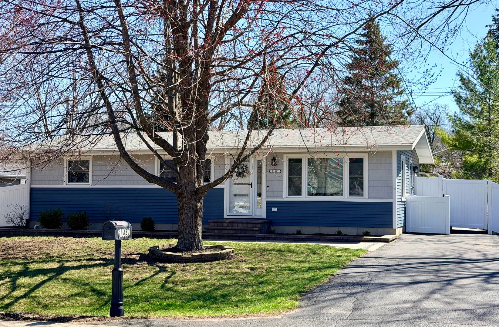 21437 W Engle Drive — Lake Villa, IL 60046