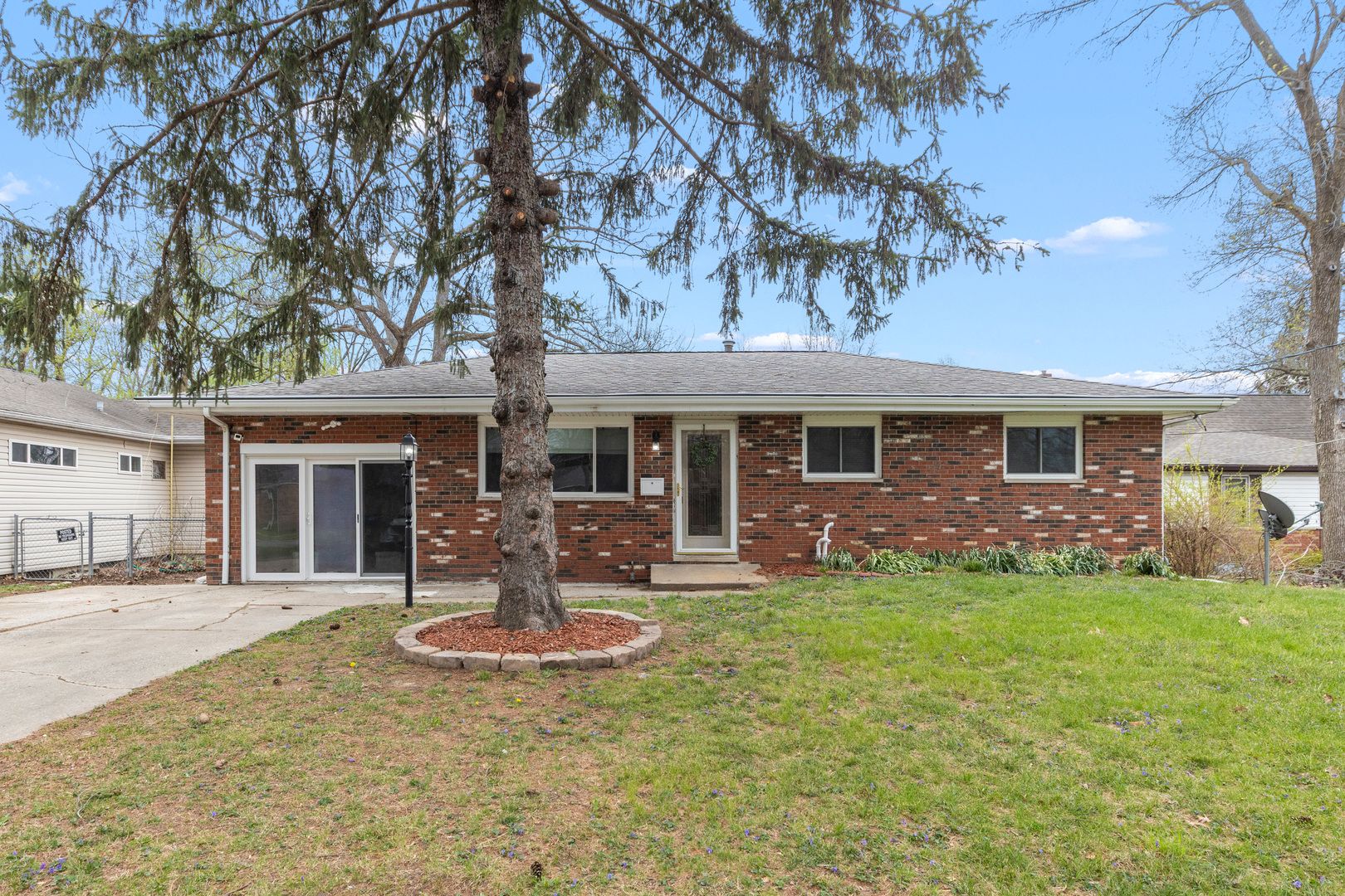 2241 Alby Street — Alton, IL 62002