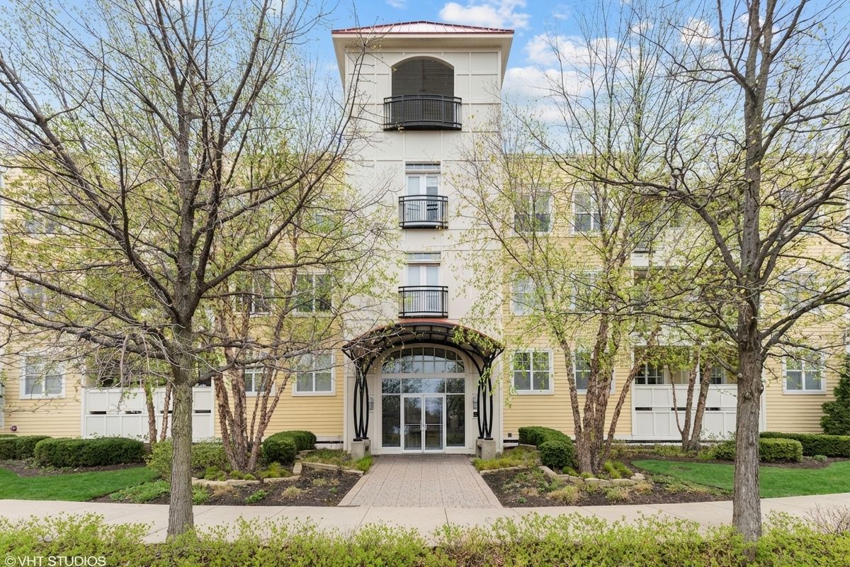 977 Harris Road, Grayslake, IL 60030