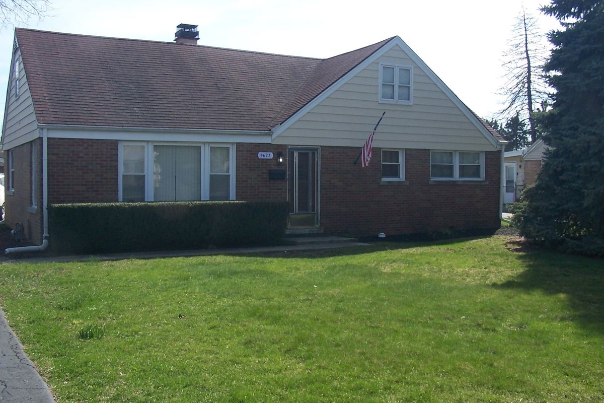 9627 Castello Avenue, Melrose Park, IL 60164