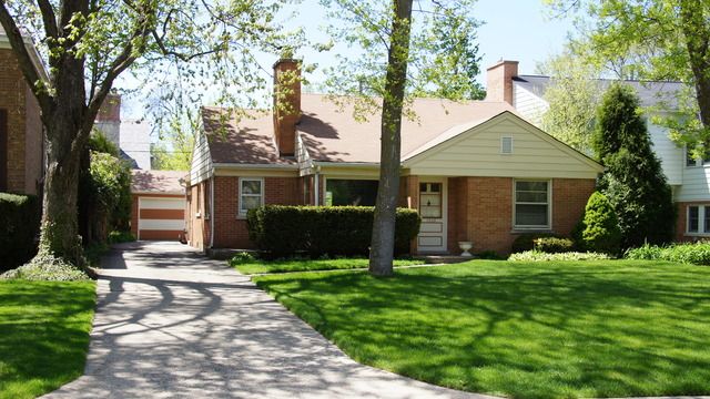 1229 MIDDLEBURY Lane — Wilmette, IL 60091