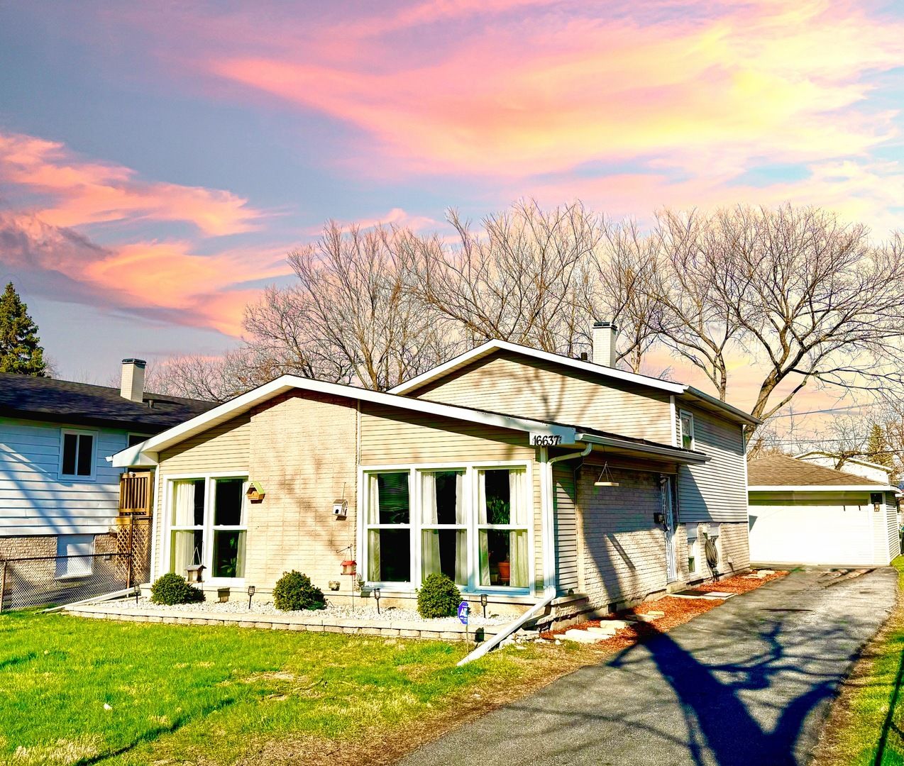 16637 Paulina Street — Markham, IL 60428