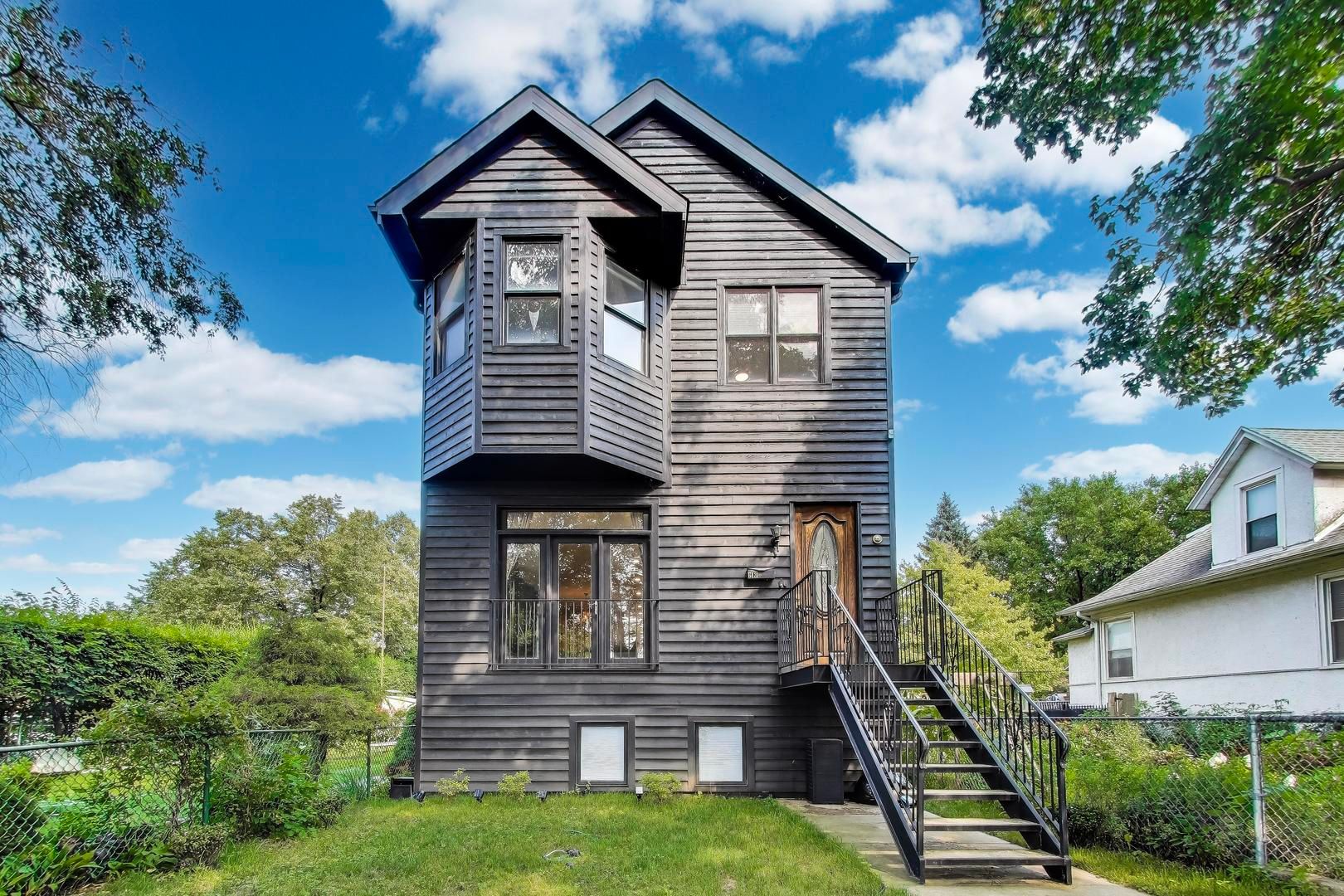 6431 N Paulina Street — Chicago, IL 60626