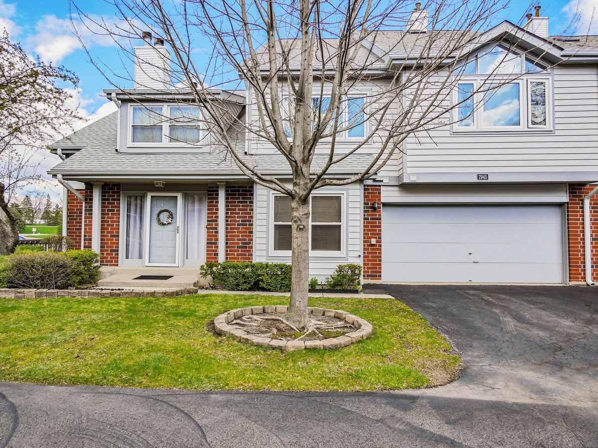 7945 Stewart Drive, Darien, IL 60561