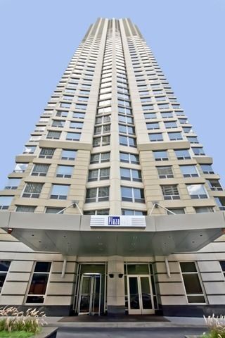440 N WABASH Avenue #2706 — Chicago, IL 60611