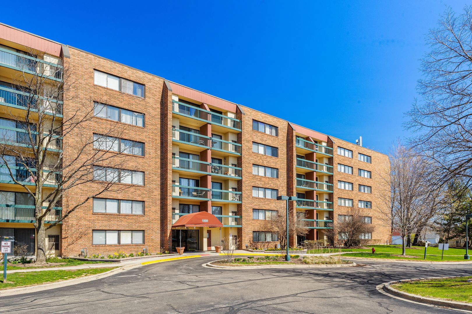 1800 Huntington Boulevard #412 — Hoffman Estates, IL 60169