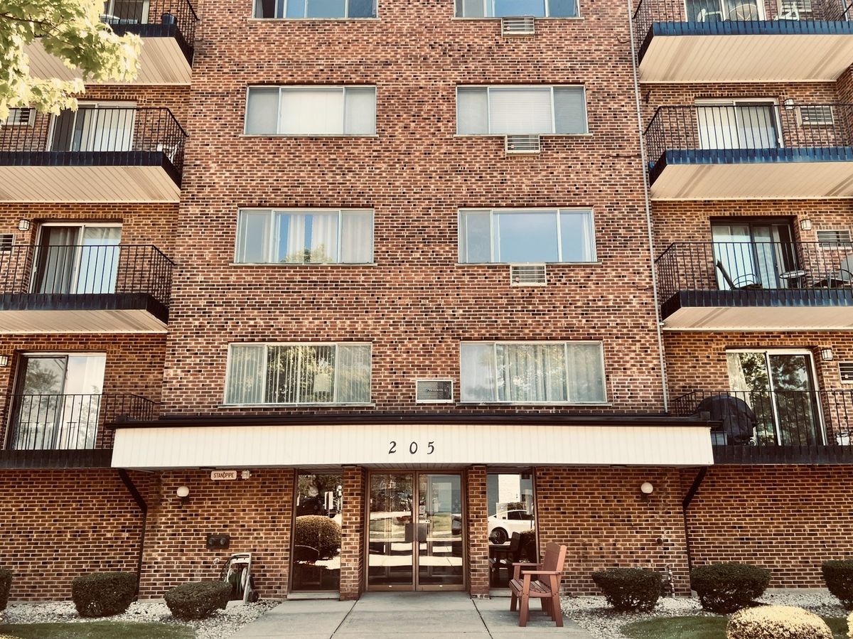 205 MINER Street, Arlington Heights, IL 60005