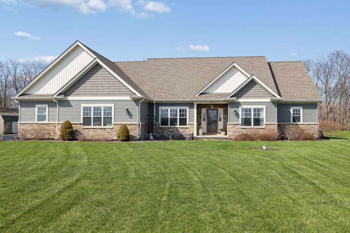 15919 Burr Oak Road, Plano, IL 60545